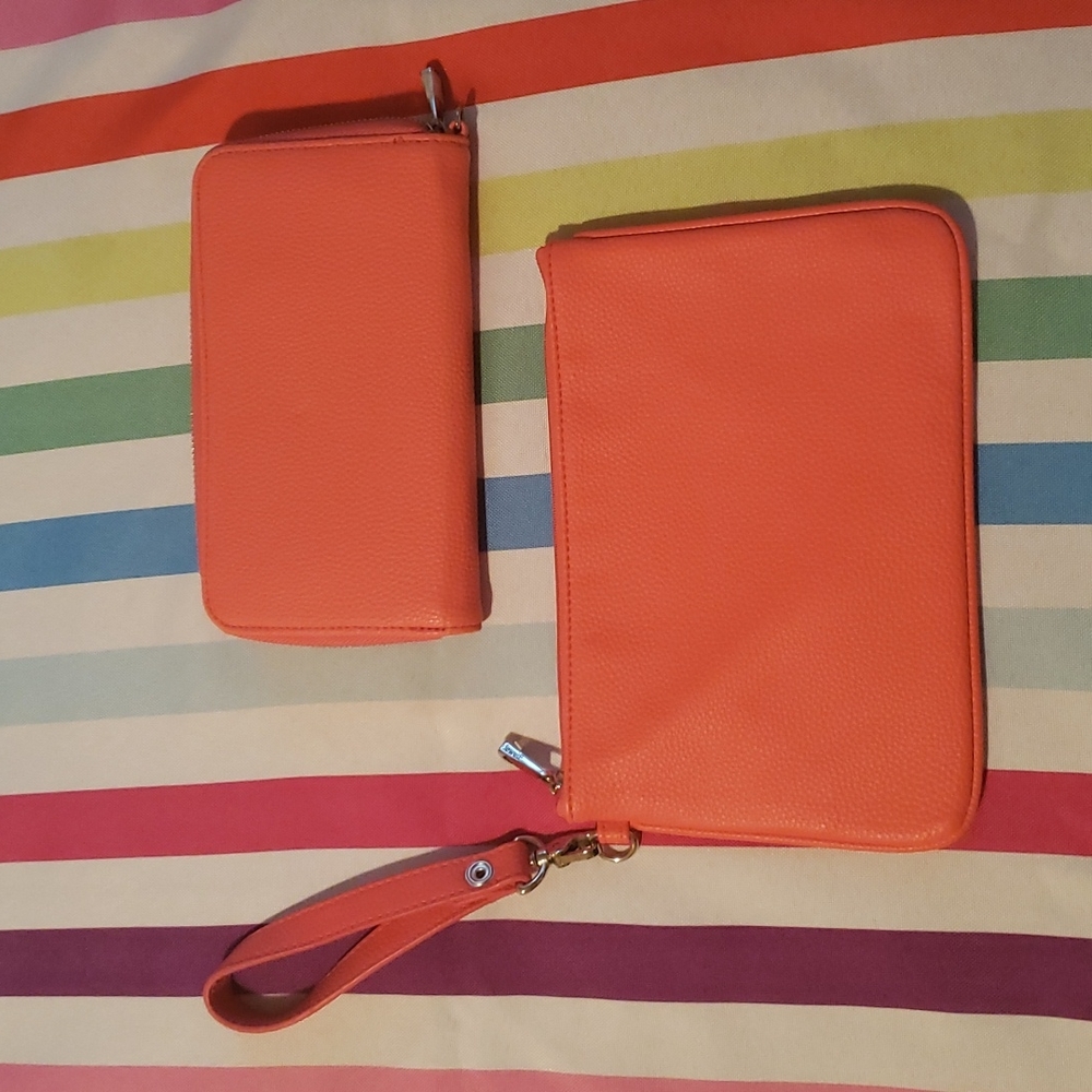 Jewell by Thirty One Wallet and Clutch